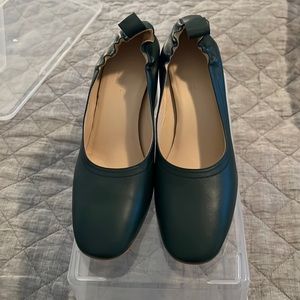 NWOB - Everlane day high heel - dark green 9/8.5